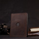 Стильная кожаная обложка на паспорт с держателем для Apple AirTag GRANDE PELLE 186044 Коричневый