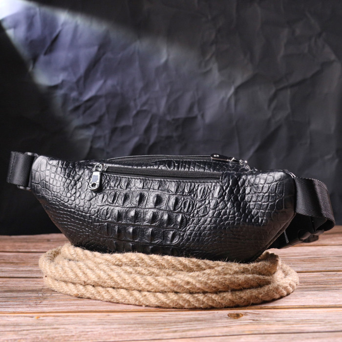 Стильна поясна сумка з натуральної шкіри з фактурою під крокодила 185236 Vintage Чорна