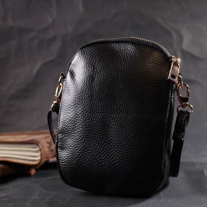Невелика сумка цікавого формату з м'якої натуральної шкіри Vintage 186308 Чорна