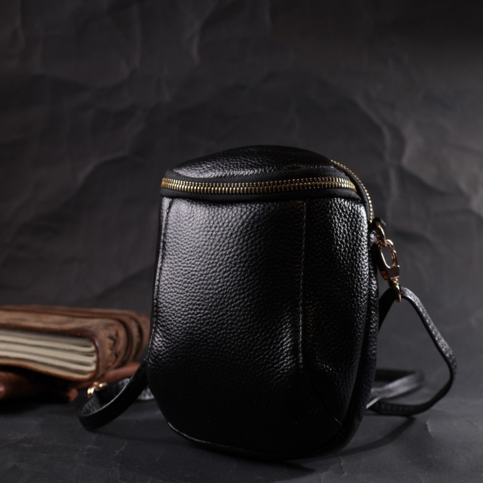 Невелика сумка цікавого формату з м'якої натуральної шкіри Vintage 186308 Чорна