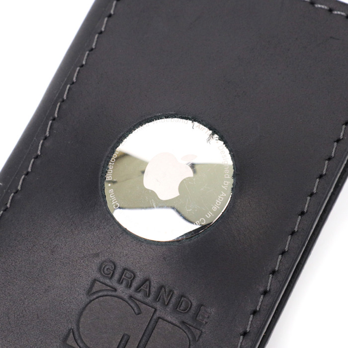 Надійний картхолдер з утримувачем для Apple AirTag з натуральної шкіри GRANDE PELLE 186028 Чорний