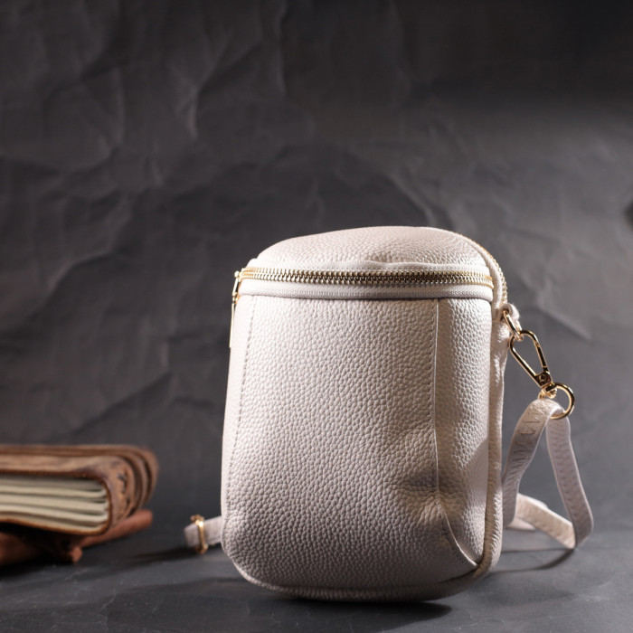 Компактна сумка цікавого формату із м'якої натуральної шкіри Vintage 186309 Біла