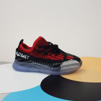 Кроссовки изики детские